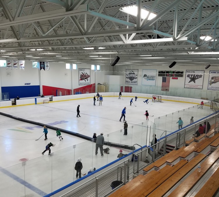 The Ponds of Brookfield Ice Arena (Brookfield,&nbspWI)